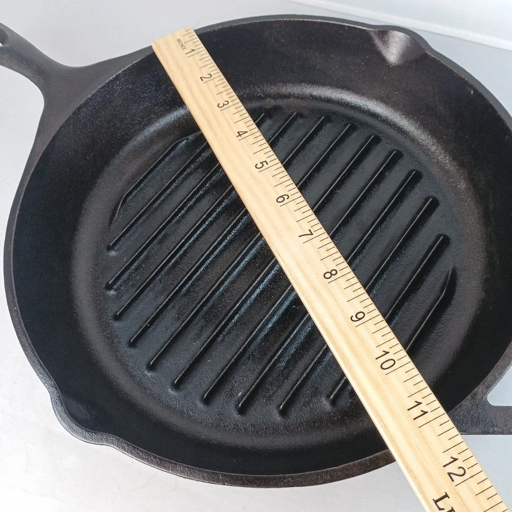 Vintage Lodge Cast Iron Skillet Griddle Broiler Fryer Pan Dual Spout 11